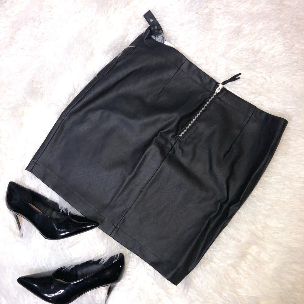 Nwot F21 Plus Size Color Block Leather Skirt - image 3